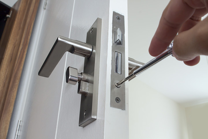 Our local locksmiths are able to repair and install door locks for properties in Droitwich and the local area.